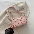 Sac sous le bras en velours rose avec broderie fraise et design demi-lune souple - Rose