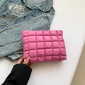 Pochette cosmetica trapuntata rosa con trama a scacchi e chiusura lampo dorata elegante - Rosa scuro