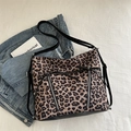 Fashionable leopard print tote bag with brown pattern and metal zipper pockets - Khaki