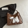 Borsa tote marrone scuro con applicazione di cucciolo bianco e fiocco a scacchi nero - Marrone