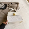 Sac à main blanc structuré avec relief crocodile, boucle vague et poignée - Blanc