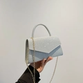 Borsa da sera argento glitterata con catena dorata per matrimoni e occasioni eleganti - Argento