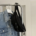 Borsa pettorale in velluto a coste nero con texture e tracolla in nylon regolabile - Nero
