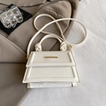 Borsa a tracolla chic bianco crema con manico a nodo e chiusura in metallo dorato - Bianco