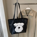 Borsa tote nera in pelle PU con ricamo a forma di cucciolo di peluche bianco e zip argento - Nero