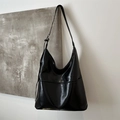 Bolso hobo minimalista en negro brillante con correa ajustable para mujeres elegantes - Negro