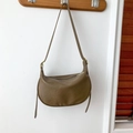 Bolso hobo marrón caqui de estilo francés con textura de cuero y correa ajustable - Caqui