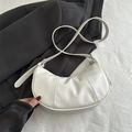 Bolso de hombro media luna blanco crema de cuero sintético con correa ajustable moderna - Blanco