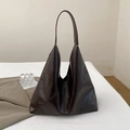 Bolso tote hobo grande de cuero sintético marrón oscuro para uso diario y trabajo - Marrón