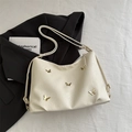 Bolso tote grande blanco crema con detalles de mariposa y correa ajustable - Blanco
