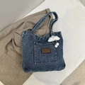Blaue Jeans-Tragetasche mit besticktem Leder-Patch und süßem Plüsch-Wolkenanhänger - Leder-Patch-Stil (Typ 1) - Mit Anhänger / Hellblau
