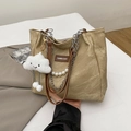 Borsa tote in tela kaki con manici in pelle, catena di perle e ciondolo a forma di nuvola - Con Ciondolo / Cachi