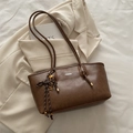 Sac fourre-tout marron foncé avec imprimé FASHION et pendentif noeud en corde tressée - Avec Pendentif / Marron