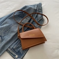 Brown retro small square handbag in smooth PU leather with gold fashion lettering - Brown
