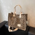 Grand sac cabas en toile léopard rétro avec poches pratiques et bandoulière réglable - Kaki