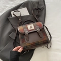 Sac à dos vintage en laine à carreaux pour femmes avec écusson ours et lanières rétro - Café sans Pendentif