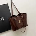 Borsa tote retrò marrone scuro in ecopelle cerata con elegante serratura in metallo dorato - Senza Ciondolo / Marrone