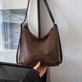 Dunkelbraune Hobo-Tasche aus PU-Leder mit großem Fassungsvermögen und verstellbarem Riemen - Einfache Tote Bag / Kaffeebraun