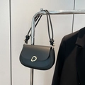 Borsa a sella retrò in pelle nera opaca con fibbia dorata e tracolla annodata - Nero