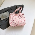 Bolso tote de pana rosa con estampado de fresas rojas y bolsillo frontal moderno - Rosa