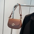 Borsa a sella marrone scuro retrò con fibbia dorata e dettaglio tracolla annodata - Marrone