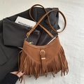 Sac fourre-tout en daim marron avec de longues franges et boucle dorée pour femme - Fauve