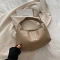 Borsa a spalla intrecciata kaki a mezzaluna con cerniera e finta pelle testurizzata - Cachi