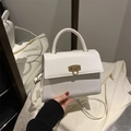 Elegante weiße Leder-Umhängetasche mit goldener Gancini-Schnalle für Damen - Weiß