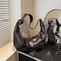 Borsa hobo a mezzaluna plissettata caffè retrò con tracolla annodata per donna moderna - caffè