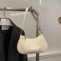 Bolso baguette blanco crema efecto cocodrilo con herrajes dorados y detalles de cremallera - Blanco