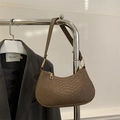 Bolso baguette de hombro marrón con relieve de cocodrilo y detalles dorados - Marrón