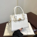 Borsa a tracolla bianca in ecopelle con manico e chiusura a girello dorata - Bianco