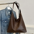 Grand sac cabas minimaliste en similicuir marron foncé vintage avec texture de cuir - Marron