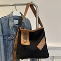 Borsa tote in tela nera con cinturini marroni e scritte Fashion verticali - Nero