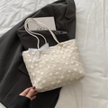 Borsa tote in paglia color crema con ricamo floreale 3D e fiocco in pizzo bianco - Bianco