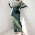 Slim fit long sleeve dress with marble print and crew neck for elegant women - Green