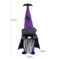 Halloween-Gnom mit lila Hut, Fledermaus-Deko und Schild für Feiertagsdekoration - Umhang Lila Stil