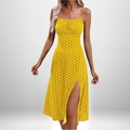 Détail de la robe jaune à pois montrant la fente haute et le corsage plissé fin - 3XL / Haut Et Bas / Jaune