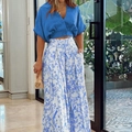 Ensemble pour femme avec haut bleu roi col V et pantalon large à imprimé floral chic - Bleu Set