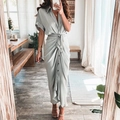Robe midi en satin vert sauge avec manches courtes, col et taille nouée - S / Gris