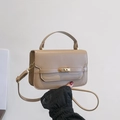 Bolso de mano de cuero marrón para mujer con cierre de metal dorado y correa de hombro ajustable - Caqui