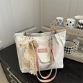 Grote gebroken witte tote tas met kanten strik en parelketting voor trendy vrouwen - Wit