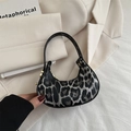 Bolso de media luna de moda con estampado de leopardo blanco y negro y asa elegante - Leopardo Negro