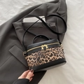 Borsa a secchiello retrò leopardata con doppia cerniera dorata e dettagli in pelle - Grigio