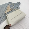 Borsa tote bianca con tracolla a catena argentata e trama a grana testurizzata - Bianco Sporco