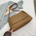 Borsa tote marrone con trama intrecciata e catena d'argento su denim - Marrone