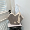 Sac fourre-tout pied-de-poule noir et blanc avec coupe en V et sangle latérale chic - Blanc