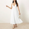 Elegante vestido largo blanco con escote en V profundo y espalda descubierta en tela ligera - S / Blanco
