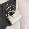 Bolso bandolera blanco retro con lazo y hebilla de metal plateado para mujer - Blanco