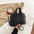 Borsa tote nera a righe con ampi manici e tracolla rimovibile in pelle sintetica - Nero